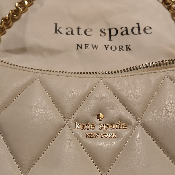 Kate Spade Carey Zip Top Crossbody Quilted Leather Crescent Bag Cream Gold Chain - Picture 2 of 10